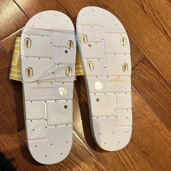 Danskin  side lines yellow slides Sz 10 - Picture 6 of 8